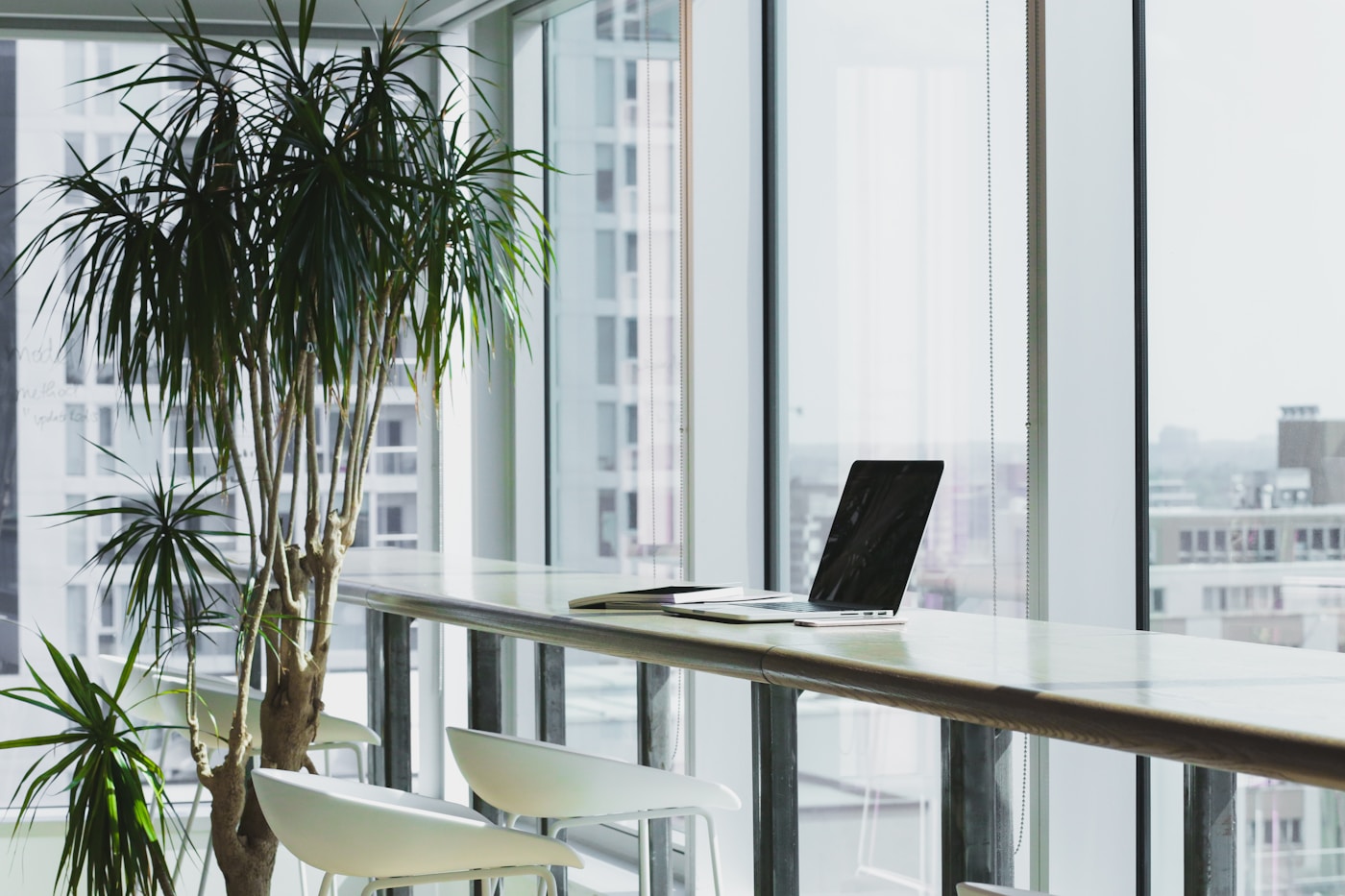 后台